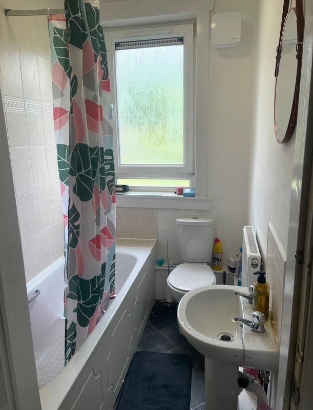 Room Stenhouse Avenue in City of Edinburgh