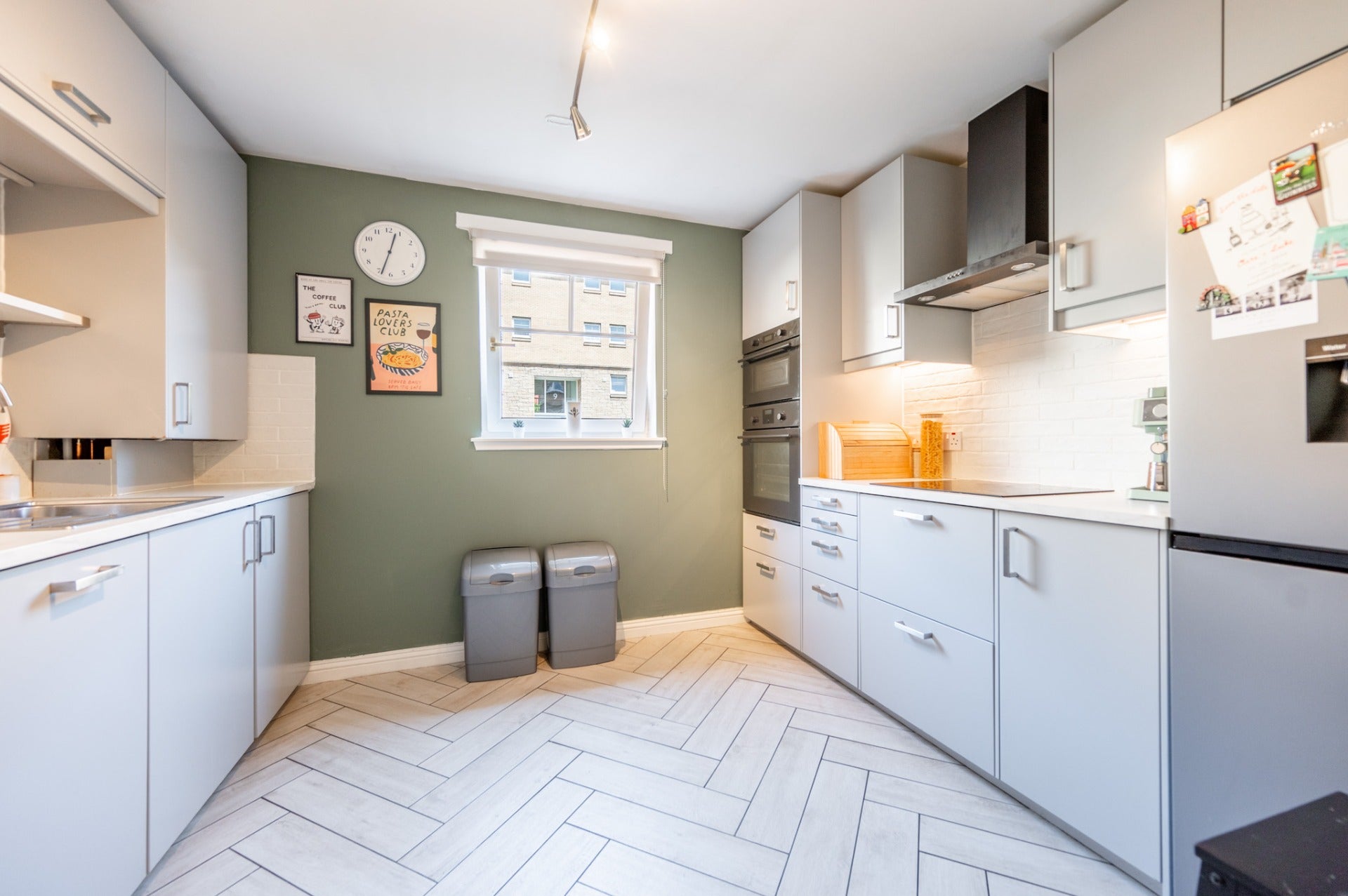 Flat Castlebrae Gardens in Glasgow
