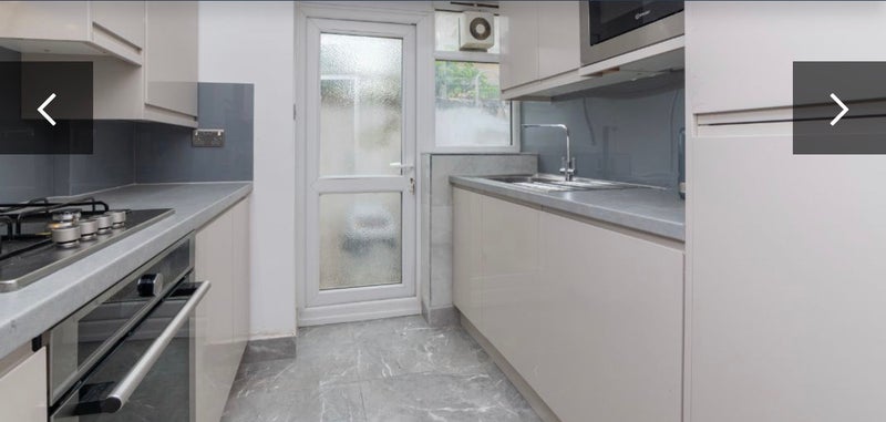 Room Woodside Green in Greater London
