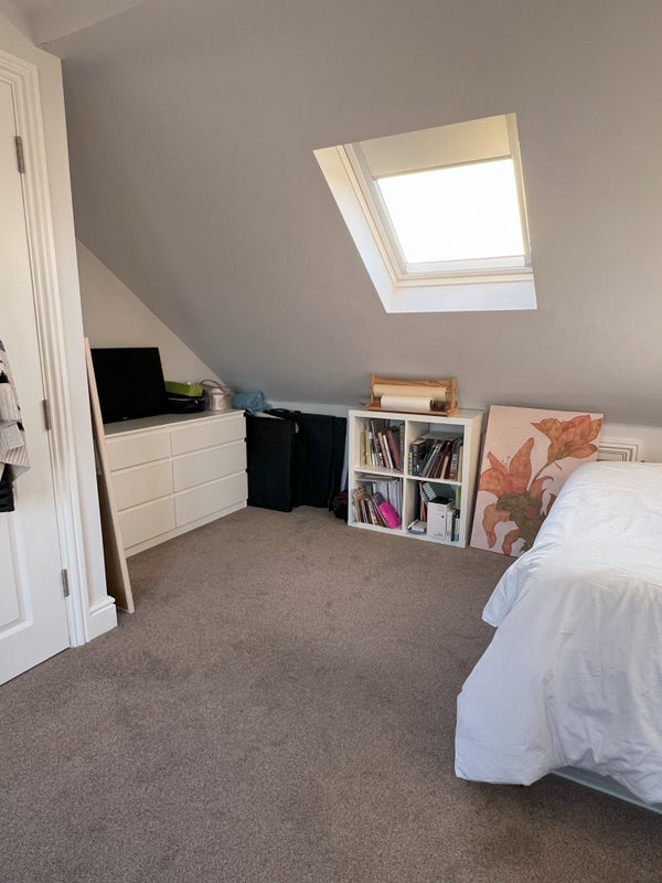 Room Grecian Crescent in Greater London