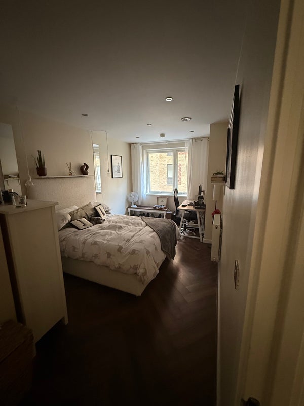 Room Cobden Walk in Greater London