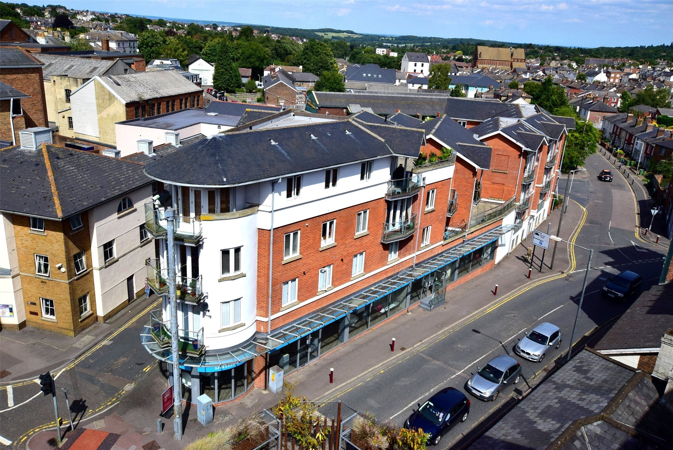 Flat Goods Station Road in Tunbridge Wells