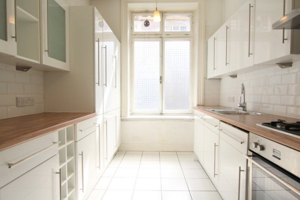 Flat Lower Richmond Road in Greater London