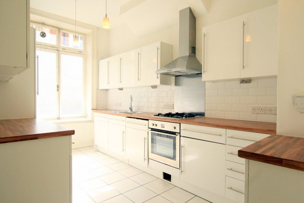 Flat Lower Richmond Road in Greater London