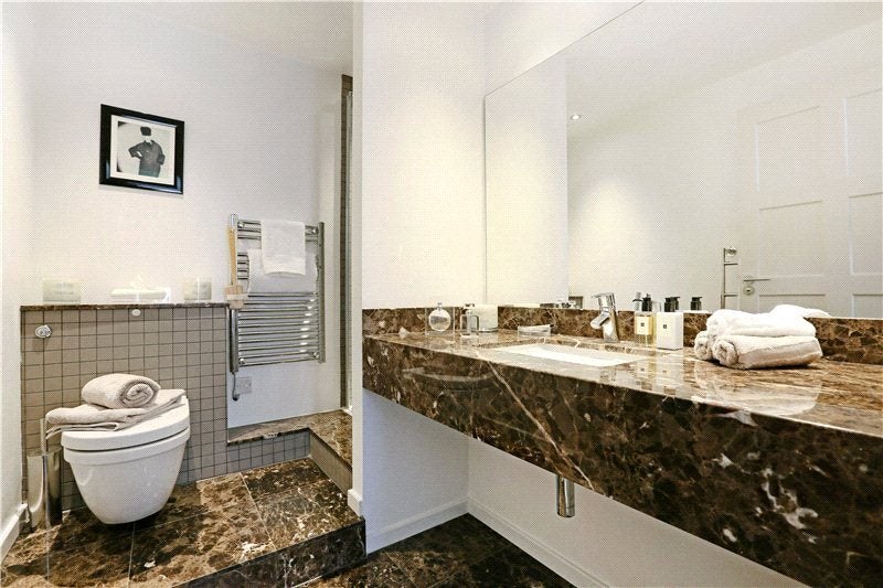 Flat Brompton Road in Greater London