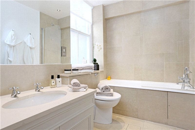 Flat Brompton Road in Greater London