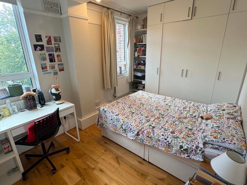 Room King Henry's Road in Greater London