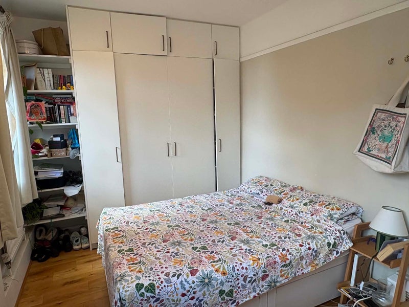 Room King Henry's Road in Greater London