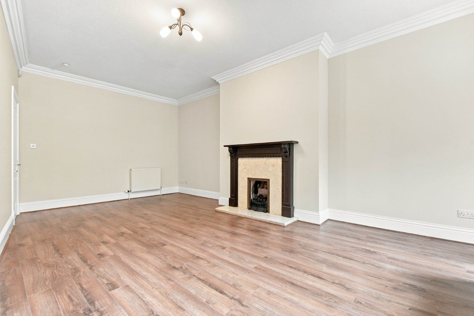 Flat Novar Drive in Glasgow