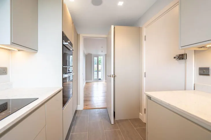 Flat Lammas Lane in Elmbridge