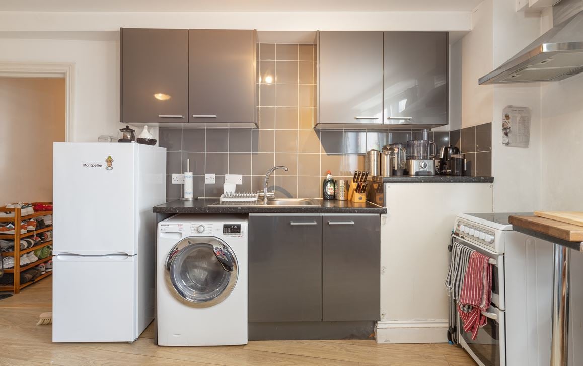 Flat Valentia Place in Greater London