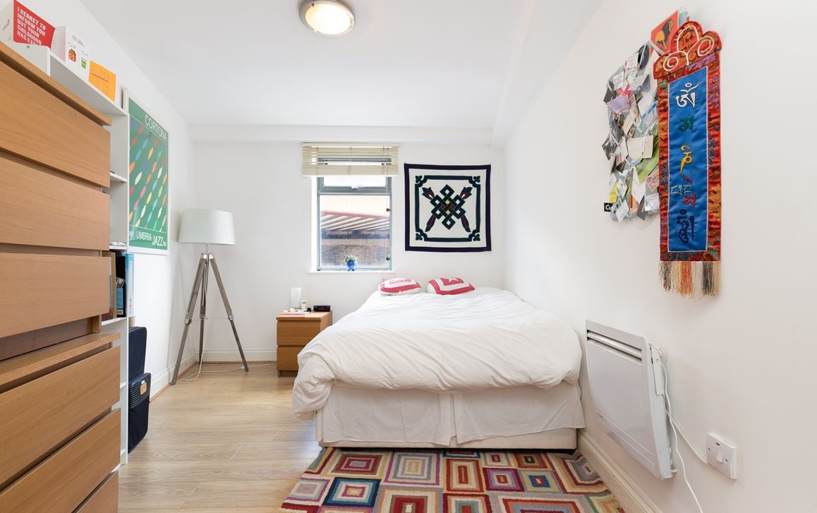 Flat Valentia Place in Greater London