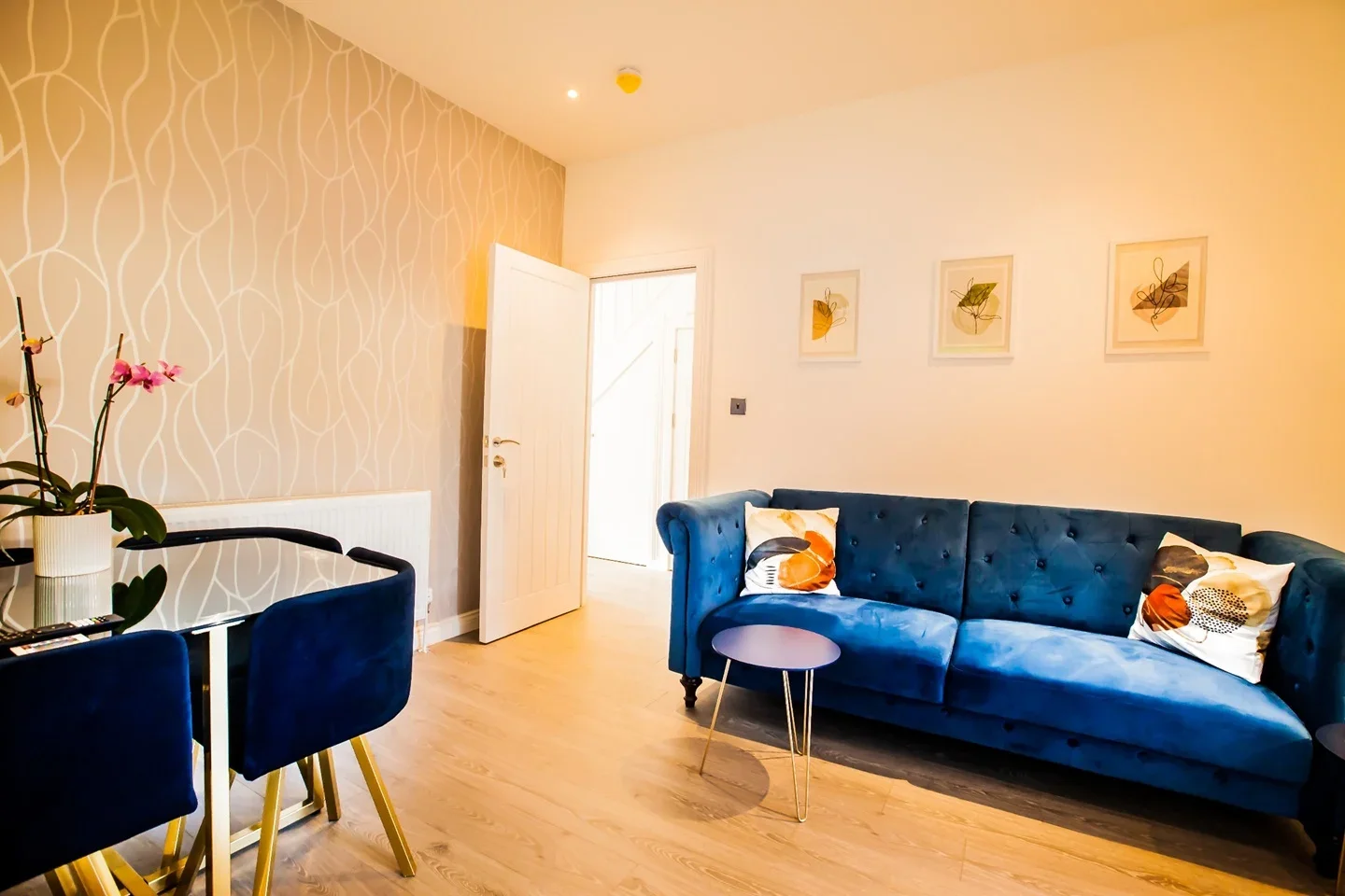 Room Caldbeck Avenue in Greater London