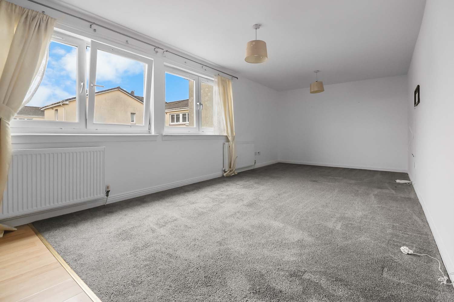 Flat Willowpark Court in Airdrie