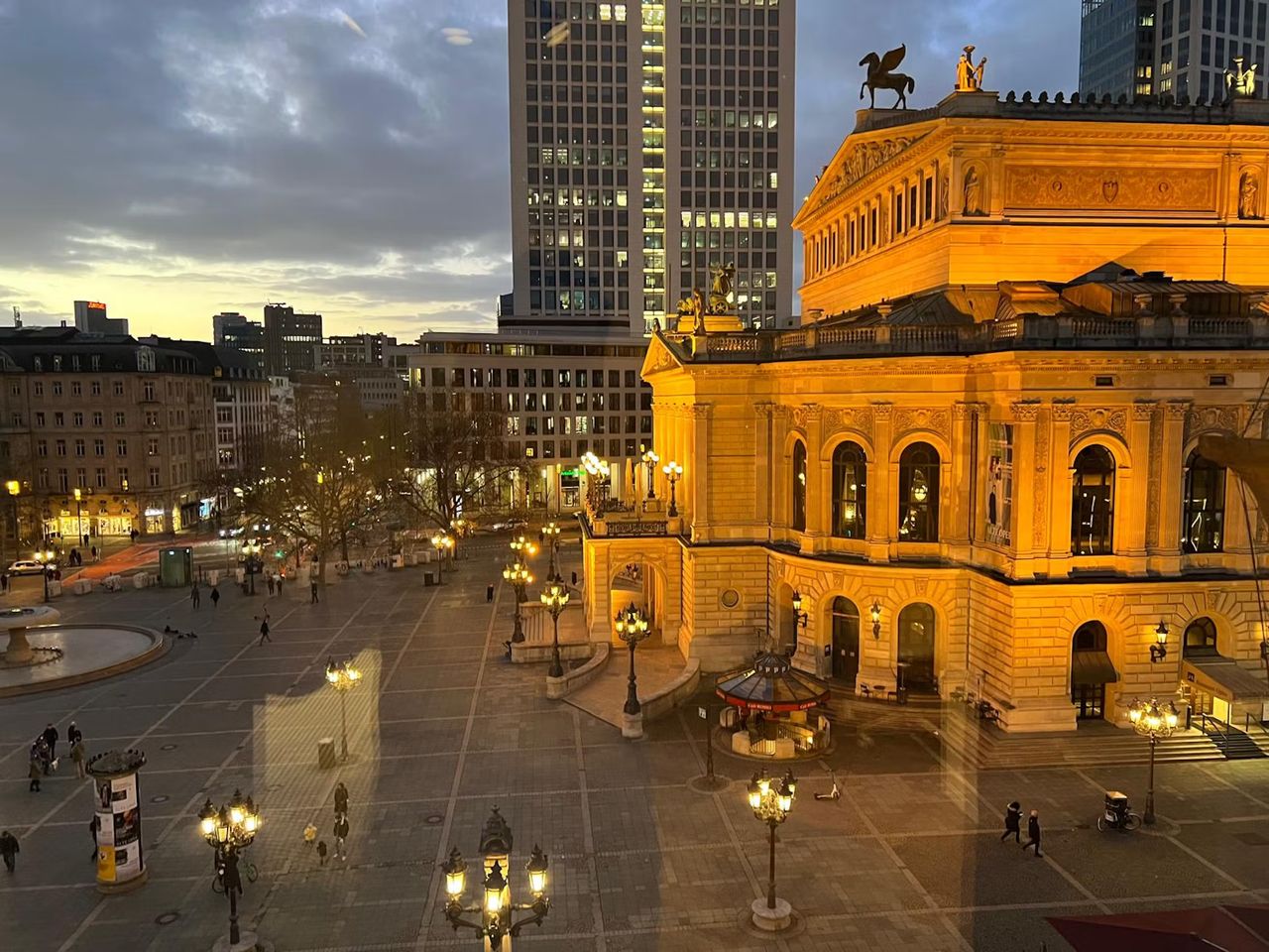 Zimmer Opernplatz in Frankfurt am Main
