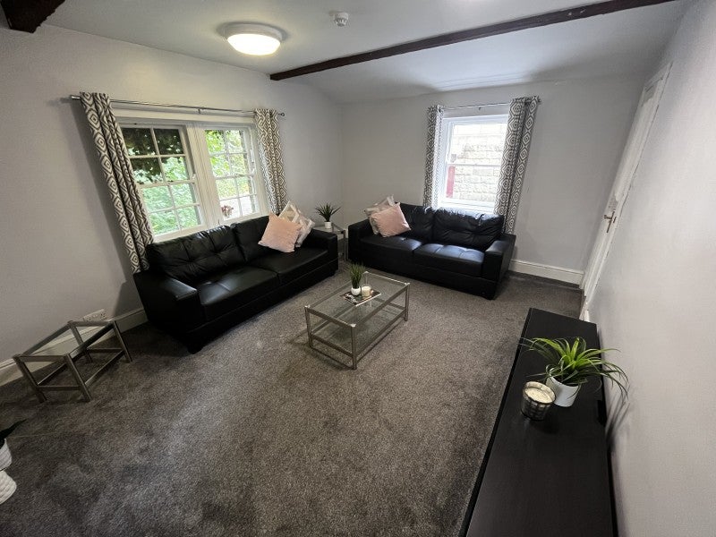 Room Cumberland Road in Leeds