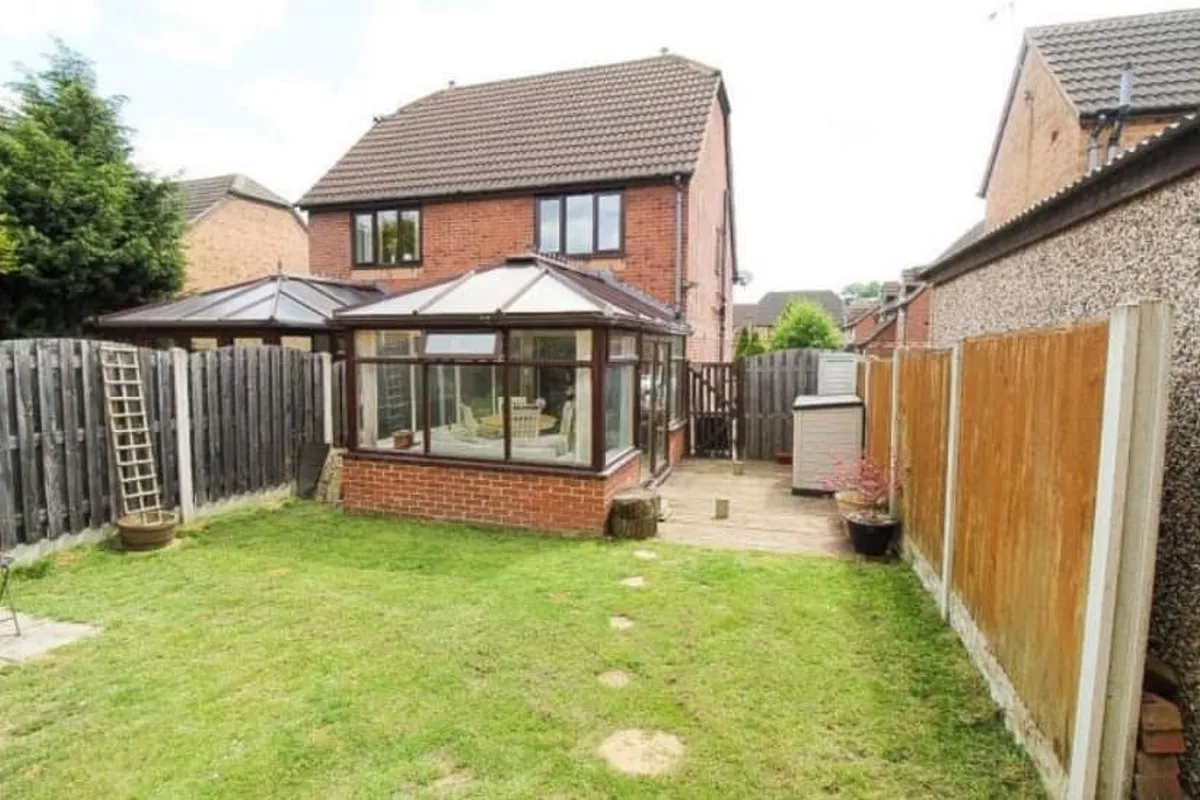 House Brookfield Close in Rotherham