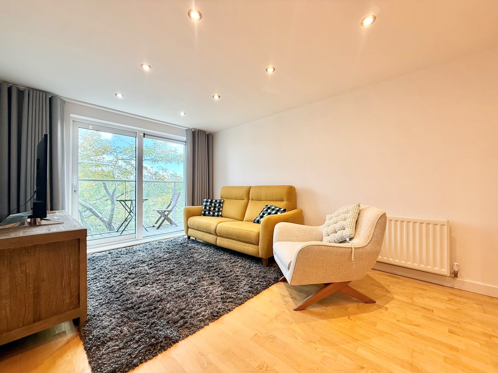 Flat Argyll Road in Greater London