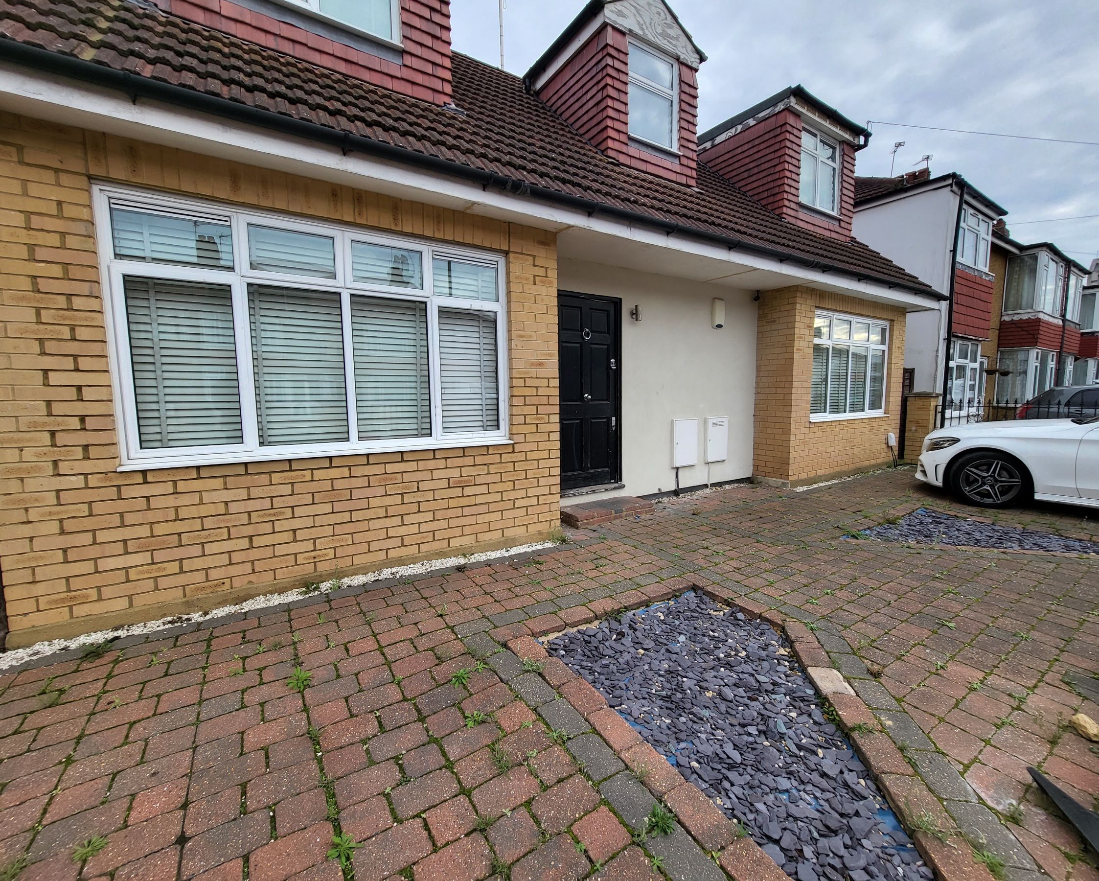 House Federal Road in Greater London