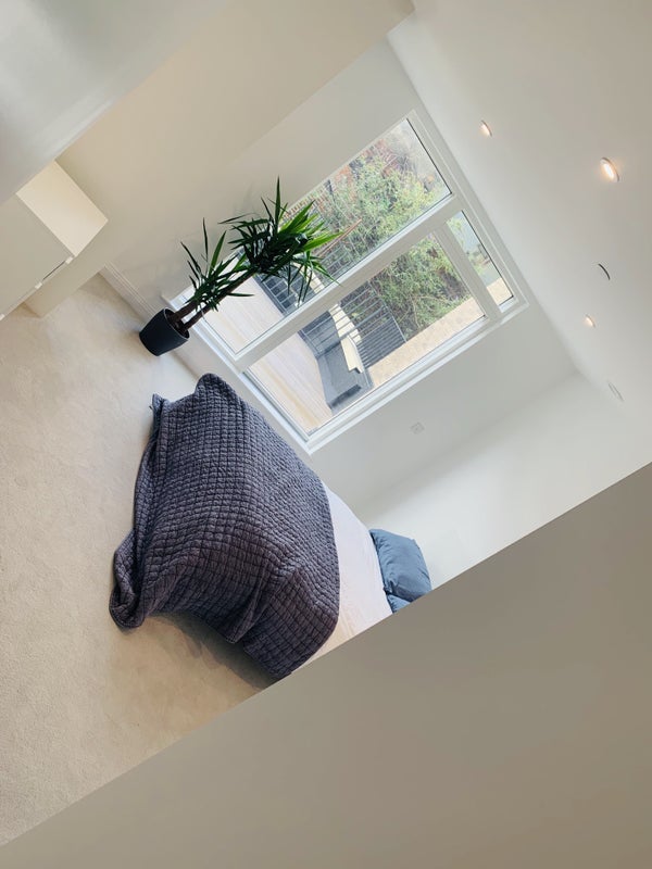 Room Scena Way in Greater London