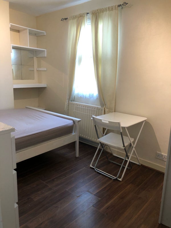 Room Lee High Road in Greater London