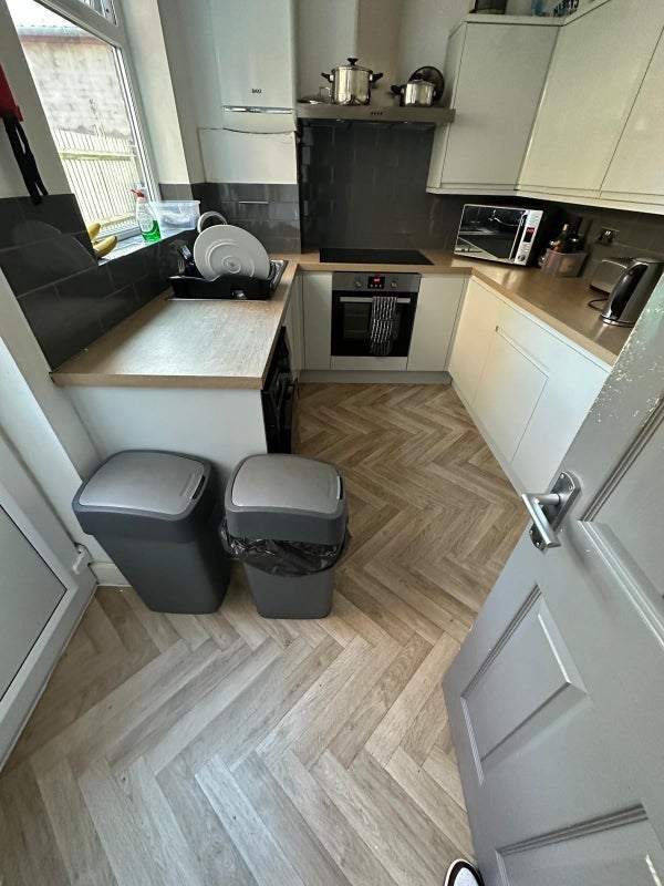 Room Beauvale Road in Nottingham