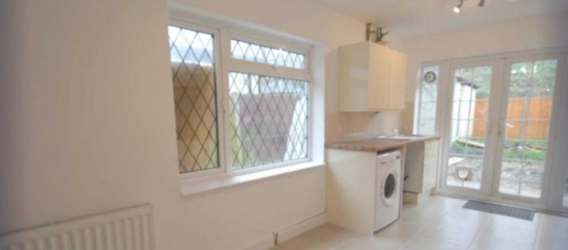 Room Adelphi Road in Epsom and Ewell