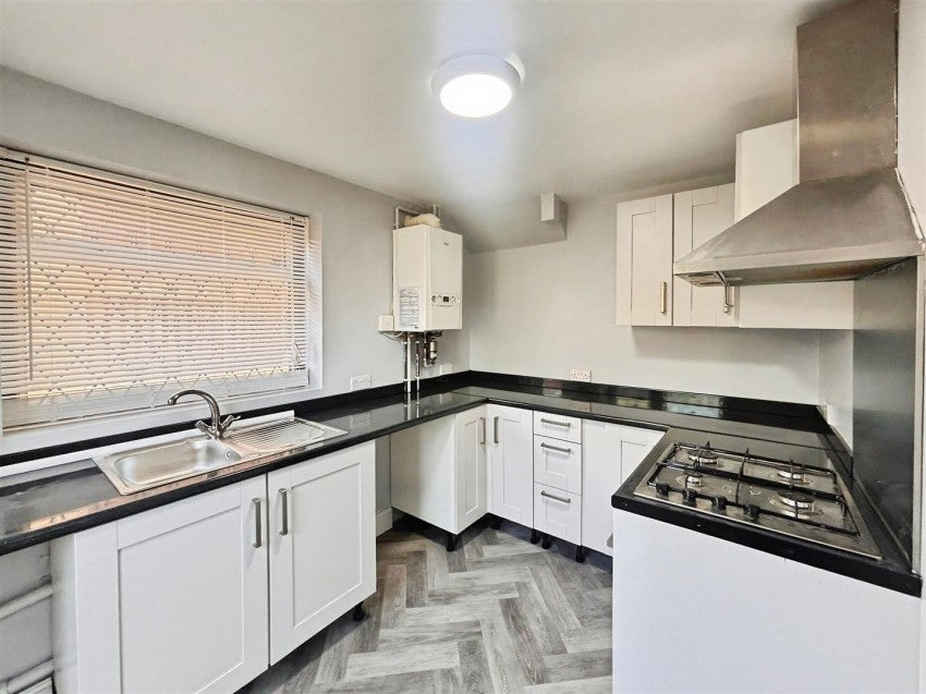House Braemar Close in Kettering