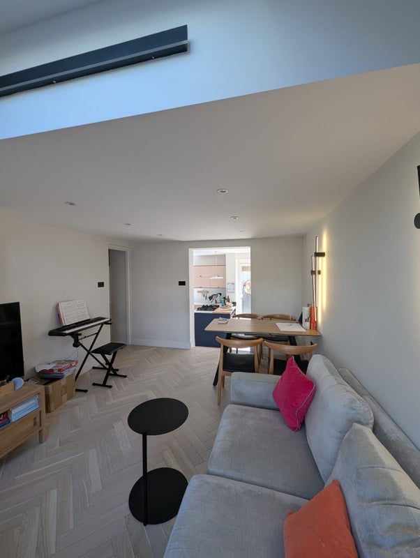 Room Brownlow Road in Greater London