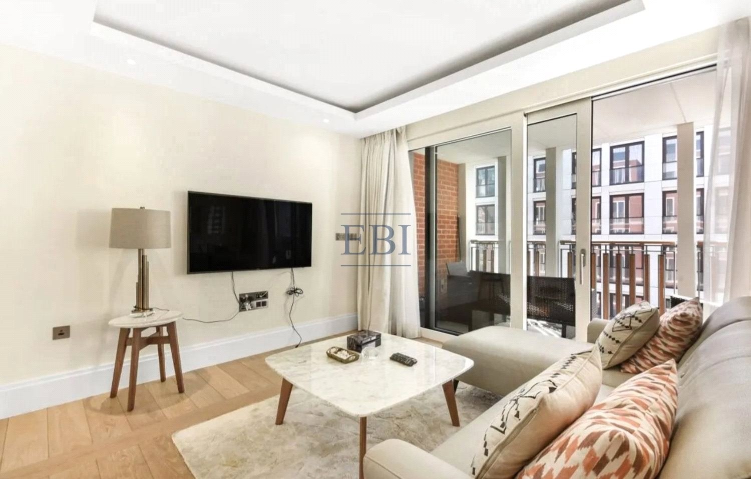Flat Victoria Embankment in City of London