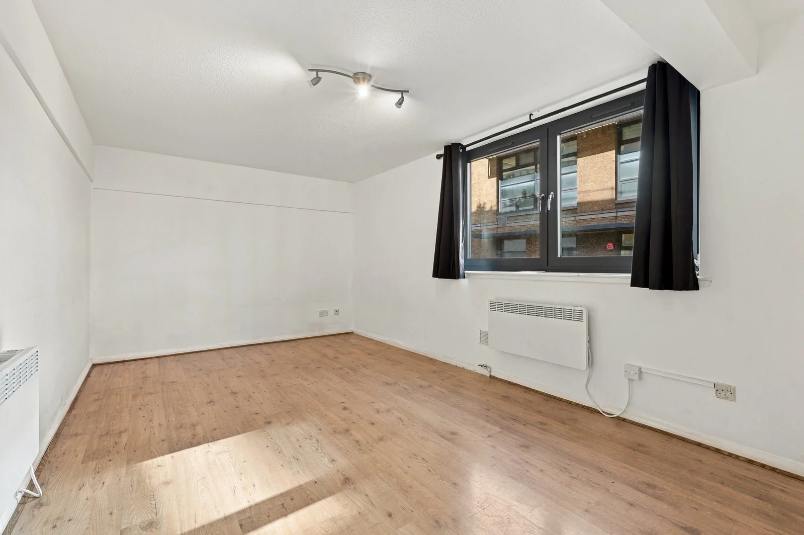 Flat Meredith Street in Greater London