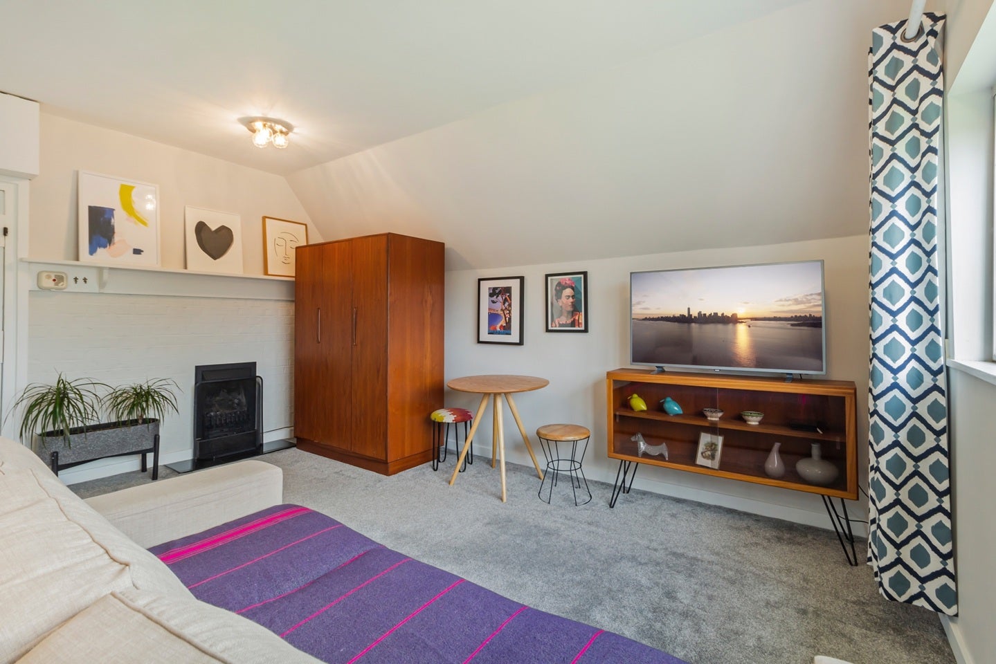 Flat Heath Close in Greater London