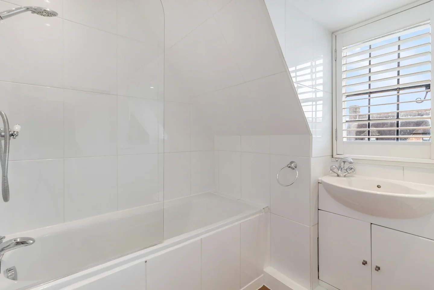 Flat Heath Close in Greater London