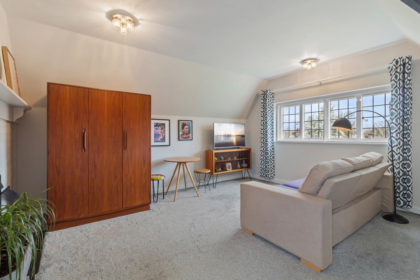 Flat Heath Close in Greater London