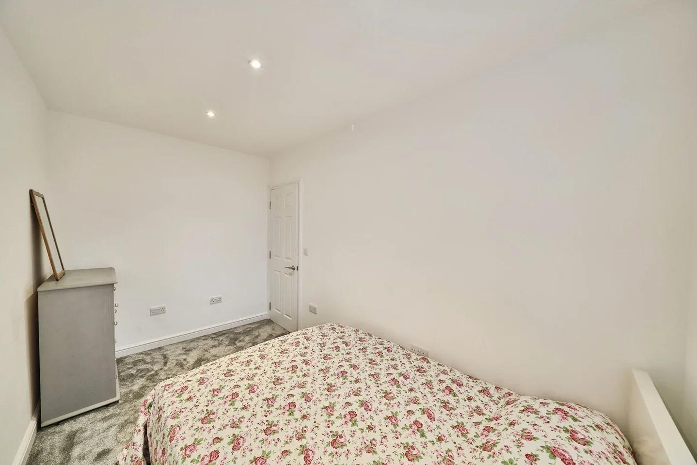 Flat Lower Richmond Road in Greater London