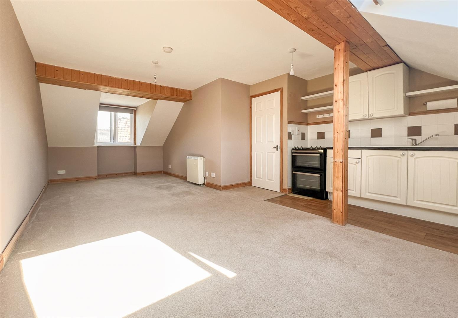 Flat Longland in Salisbury