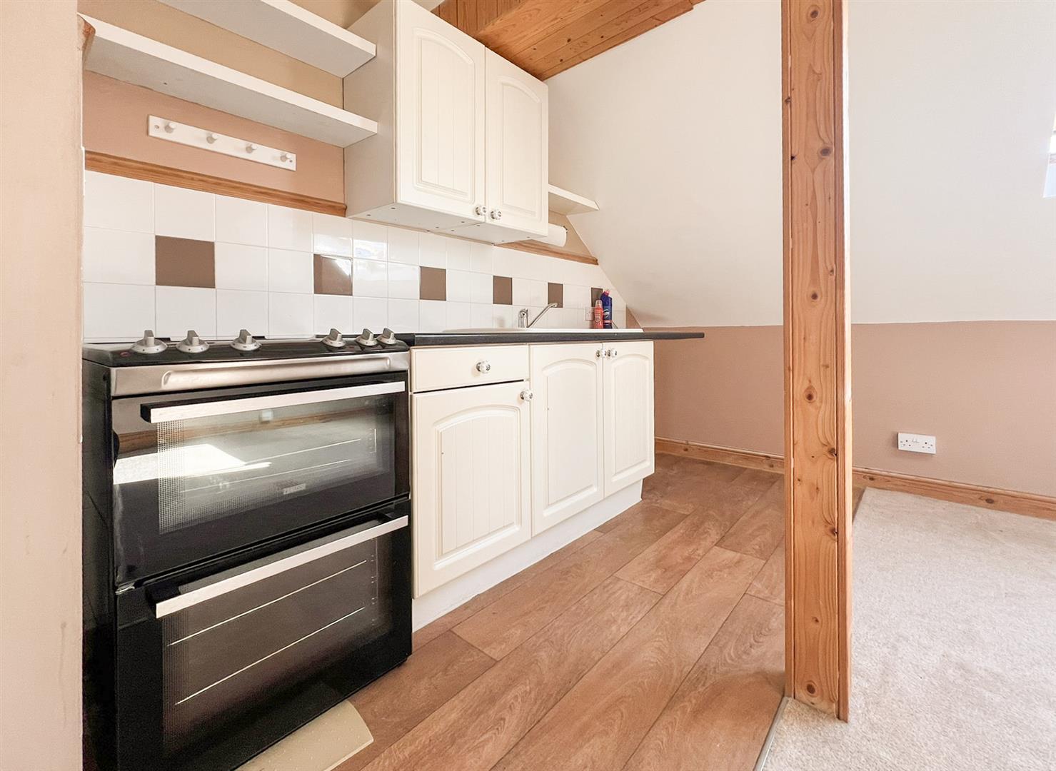 Flat Longland in Salisbury