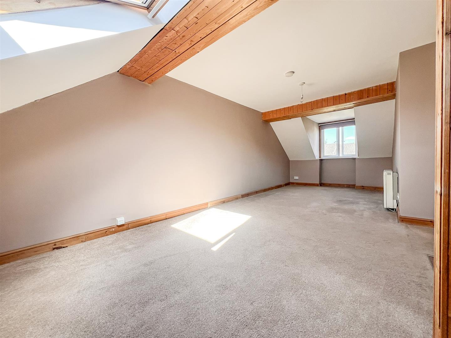 Flat Longland in Salisbury