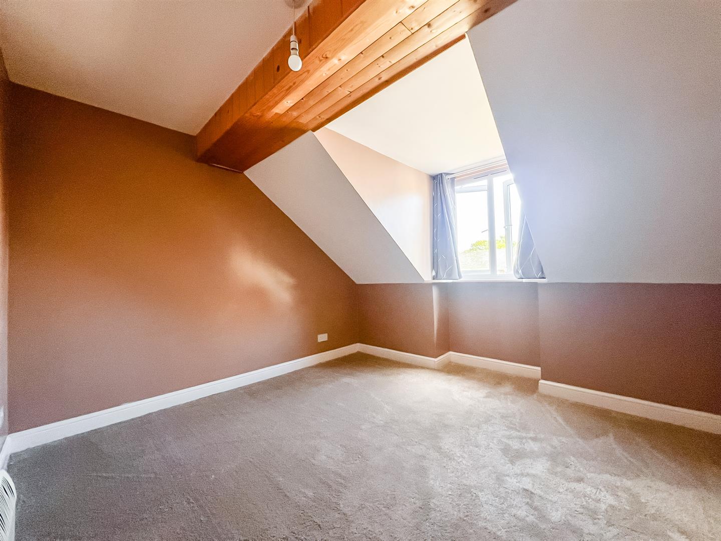 Flat Longland in Salisbury