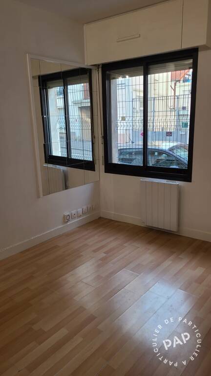Room Rue Antoinette Fouque in Paris