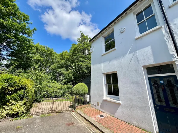 Flat St Peters Place in Lewes