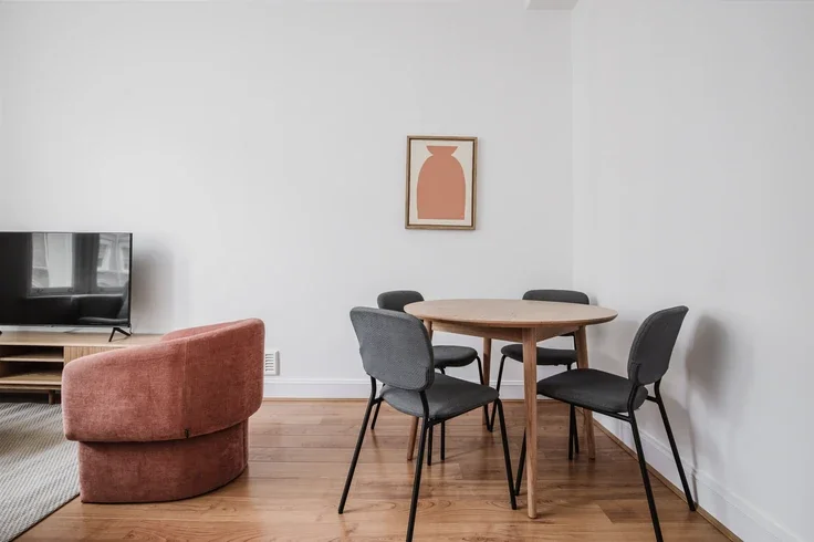 Flat Clanricarde Gardens in Greater London