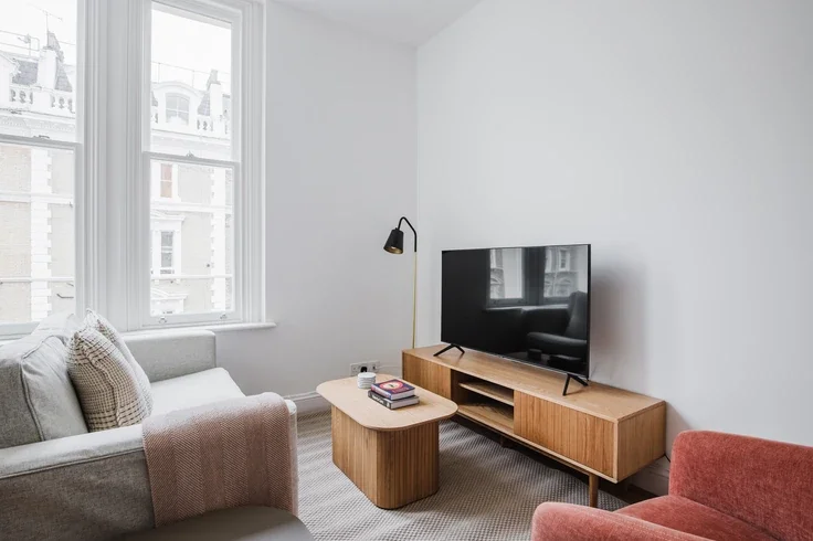 Flat Clanricarde Gardens in Greater London