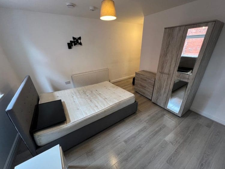 Room Pemberton Street in St Helens
