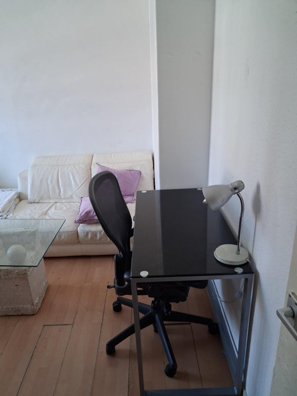 Room Bloemfontein Road in Greater London