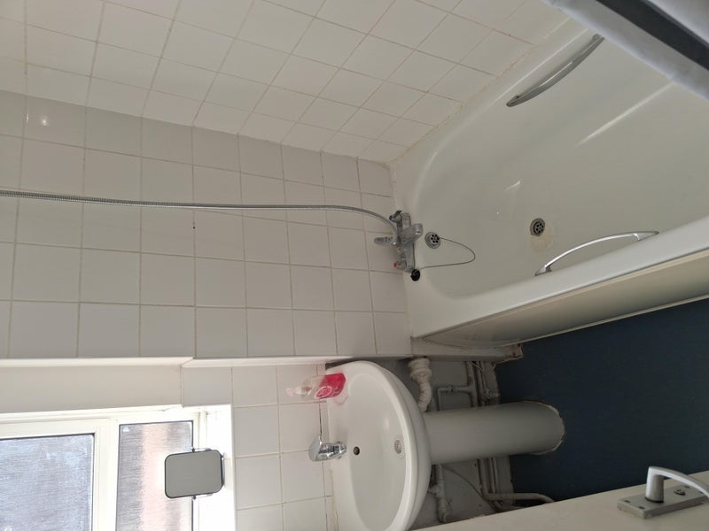Room Bloemfontein Road in Greater London