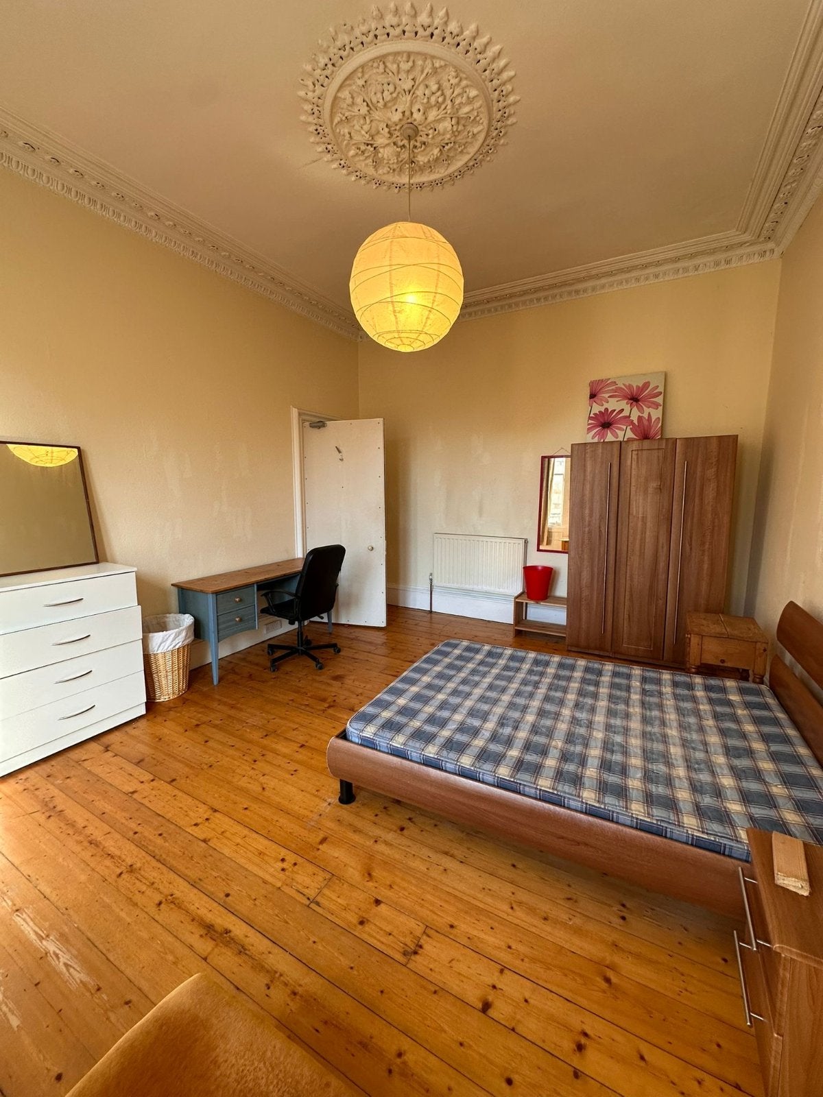 Flat Chalmers Street in City of Edinburgh