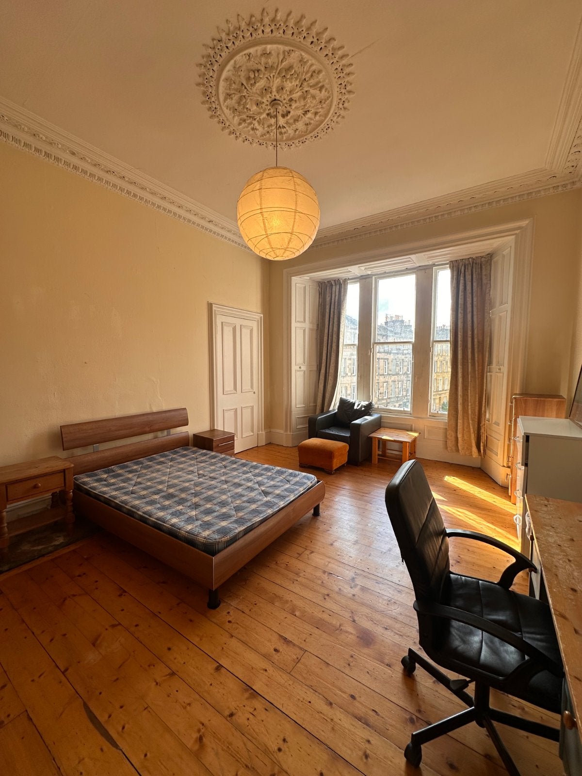 Flat Chalmers Street in City of Edinburgh