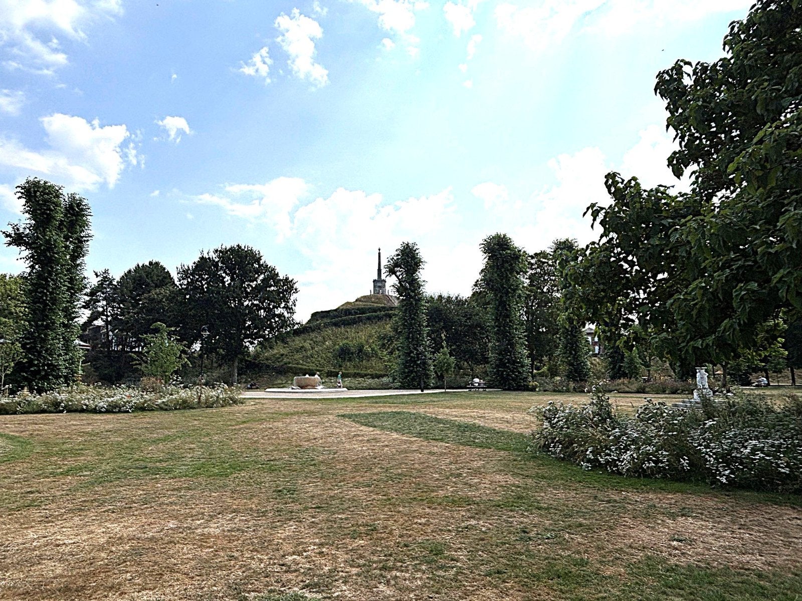 Flat Marlowe Avenue in Canterbury