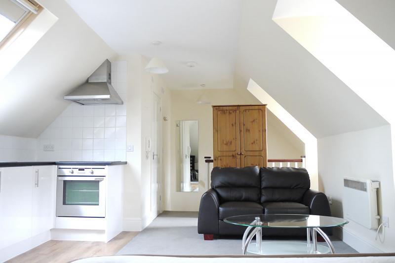 Flat Marlowe Avenue in Canterbury